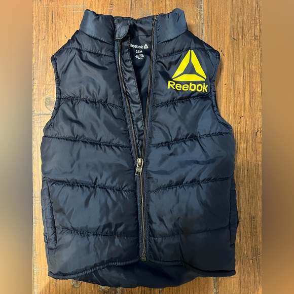 Set of 2 Toddler Puffer Vests - Picture 3 of 9